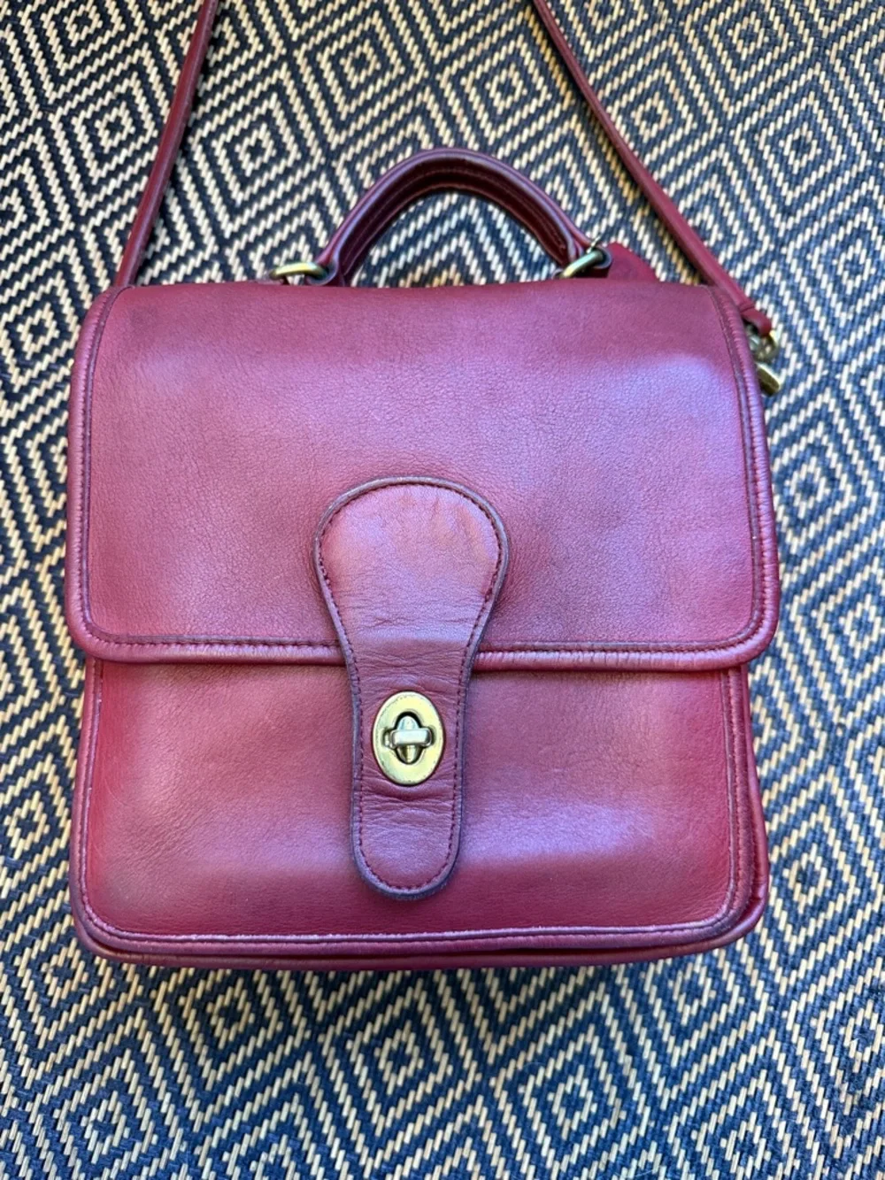 Vintage Coach station bag BORDEAUX with brass  5130 - Picture 4 of 16